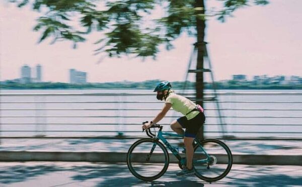 Hanoi West Lake Serenity Cycling: Pagodas, Sunset & Street Bites